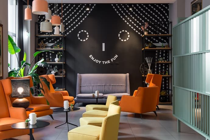 The Poet Hotel, Primary image