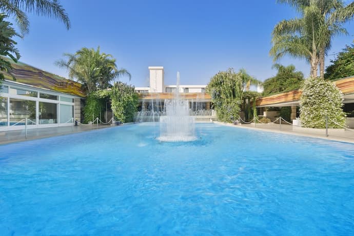 Hotel Ariston, Primary image