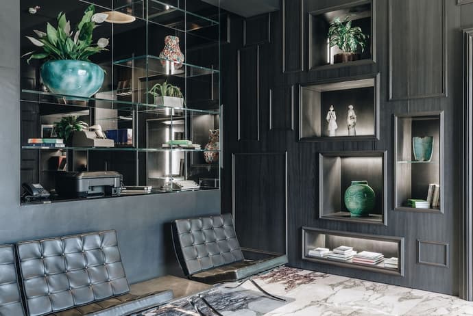 Hotel Continental, Primary image