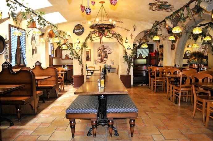 Vittoria, Primary image