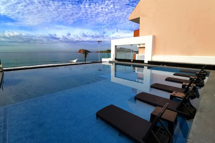 Coral Island Hotel, Primary image