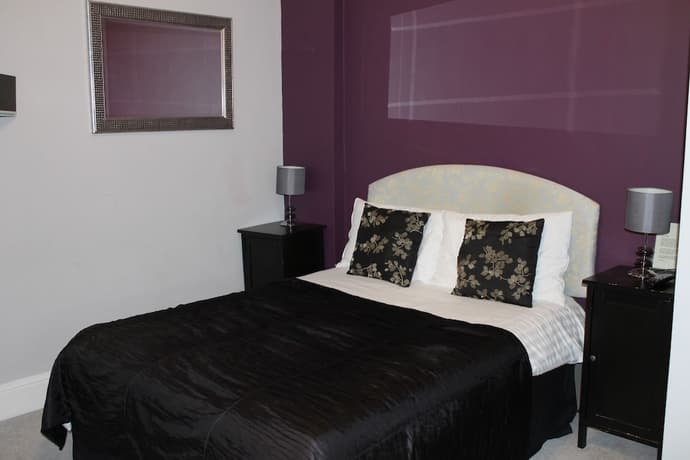 Wimbledon Hotel, Primary image