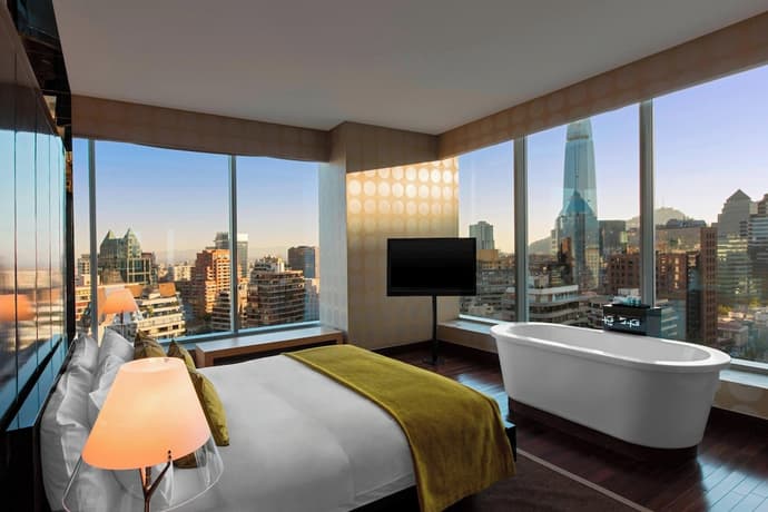 W Santiago, Primary image