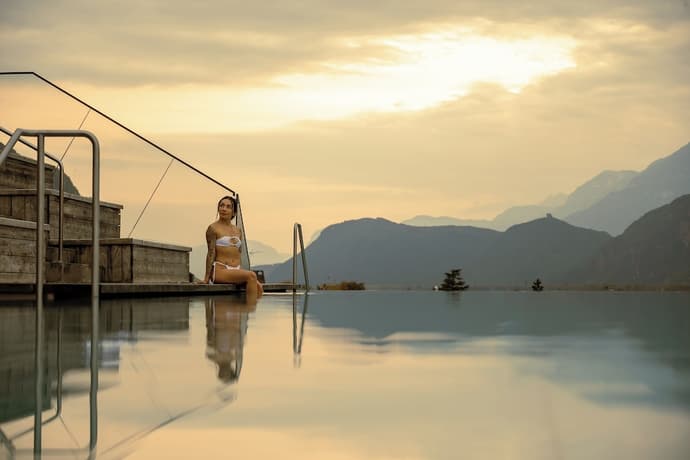 Ideal Park, Primary image