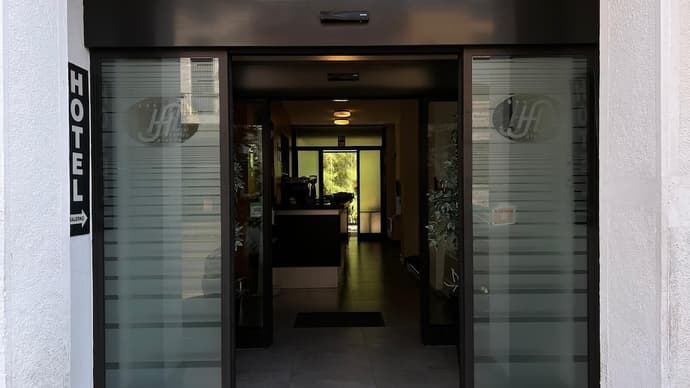 Hotel Salerno, Primary image