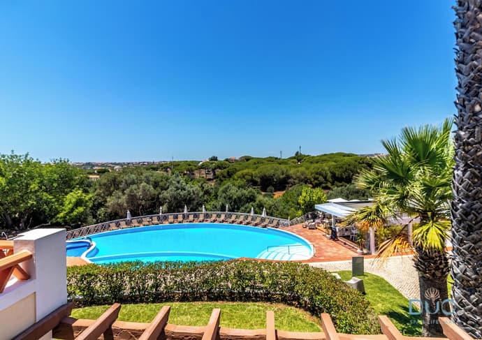 Cegonha Country Club, Primary image