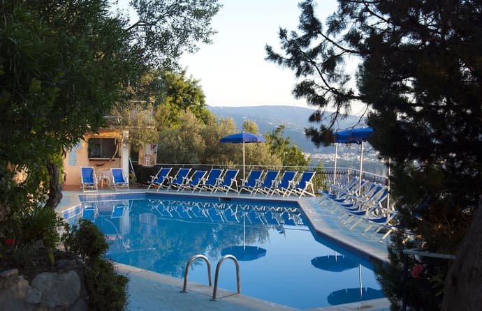 Baia Serena, Primary image