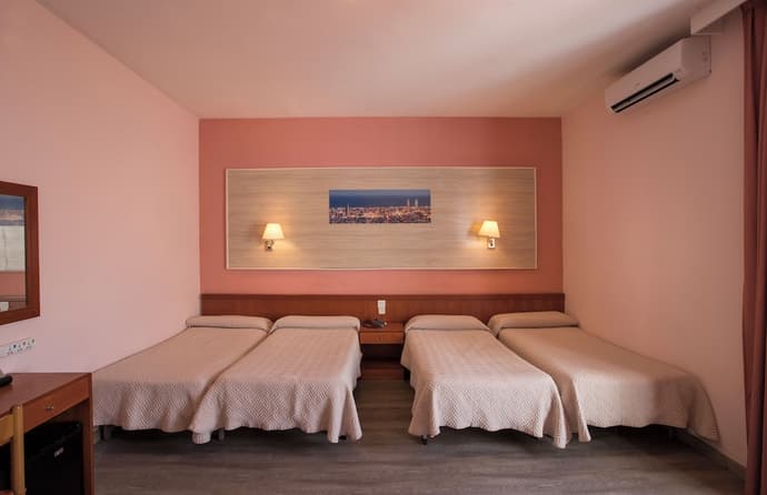 Cuatro Naciones, Primary image