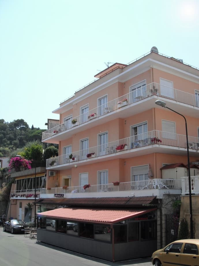Hotel Nettuno, Primary image