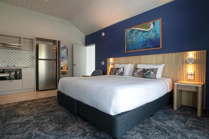 Nightelier Mission Beach, Primary image