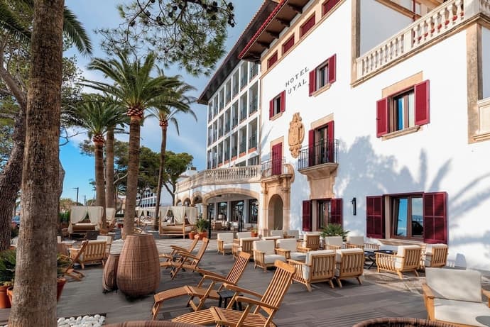 Hoposa Uyal, Primary image