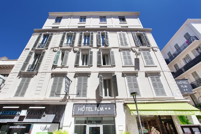 Hotel PLM, Primary image