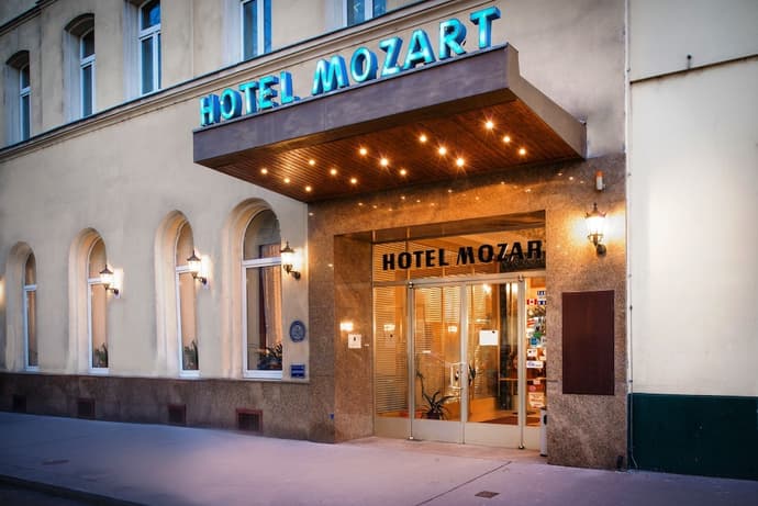 Hotel Mozart, Primary image