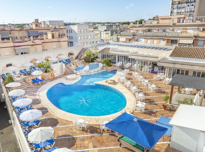 Hotel Kilimanjaro, Primary image