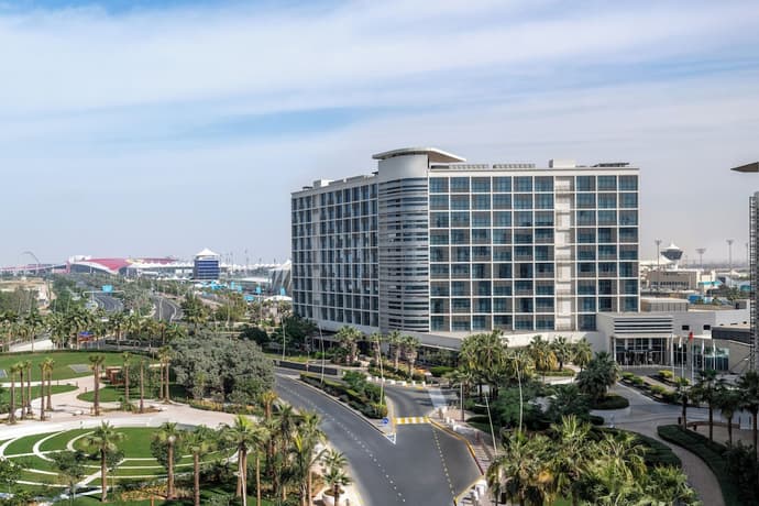 Yas Plaza Marina, Primary image