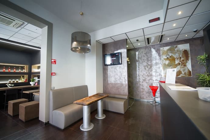 Hotel Aaron, Primary image