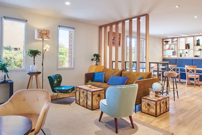 Kyriad Les Ulis, Primary image