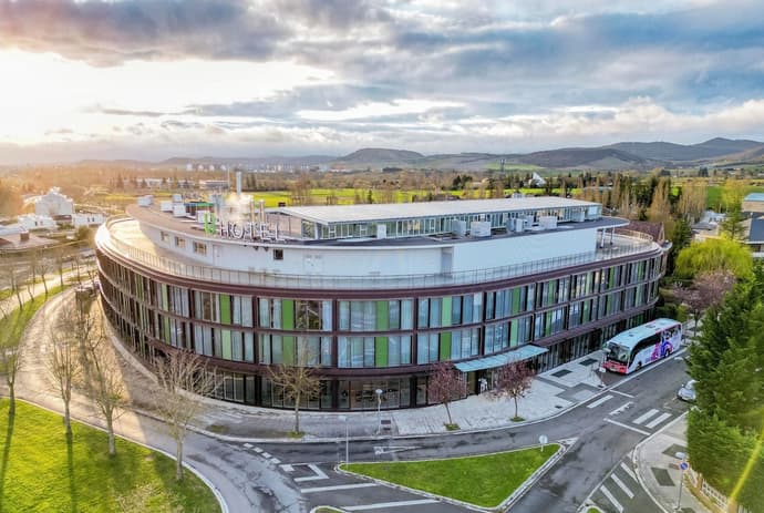 Jardines de Uleta Suites, Primary image