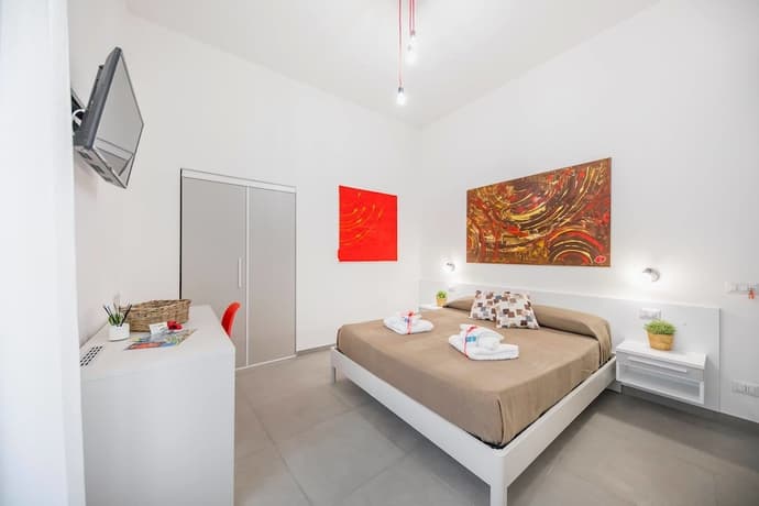 Pepito Palace, Primary image