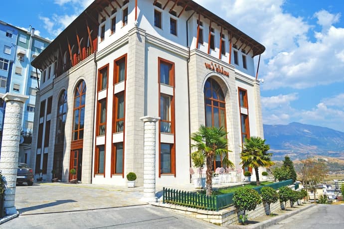 Vila Sharm, Primary image