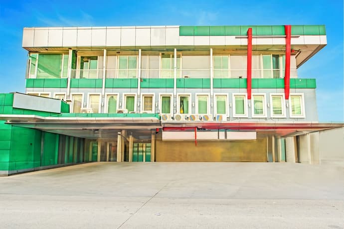 Townhouse OAK Makati Manila Near PNR Pasay Evangelista formerly VIP Suites, Primary image