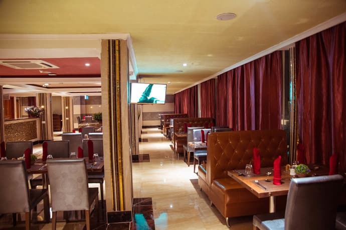 Tiffany Diamond Hotels, Primary image