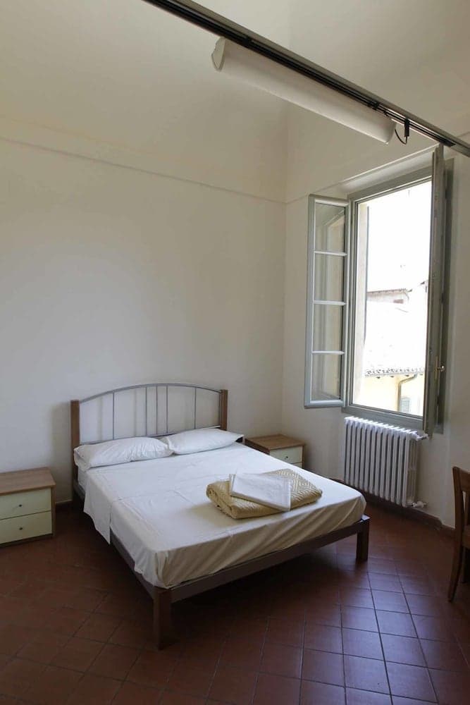 Student's Hostel della Ghiara, Primary image