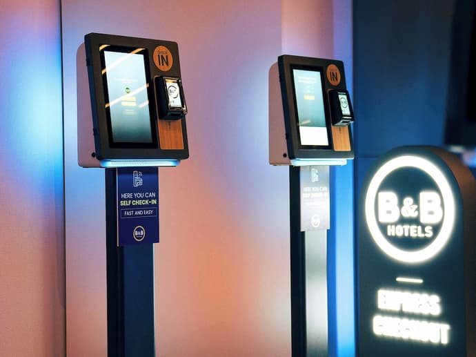 B&B HOTEL Lübeck Berliner-Platz, Check-in/check-out kiosk