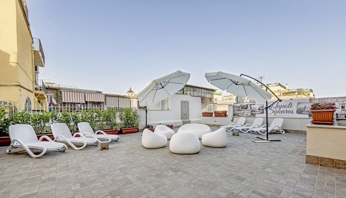 Napoli Squares Suites, Primary image