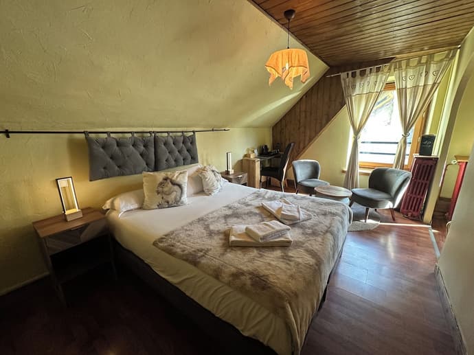 Auberge de la paix, Primary image