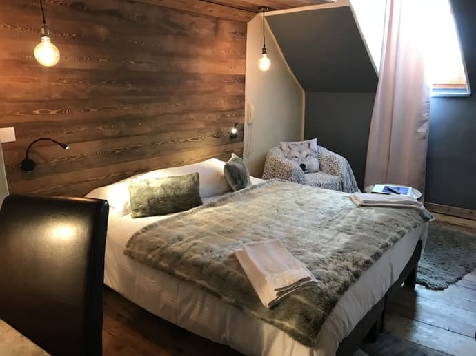 Auberge de la paix, Primary image