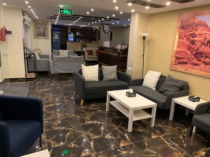 Shaqilath Hotel, Reception