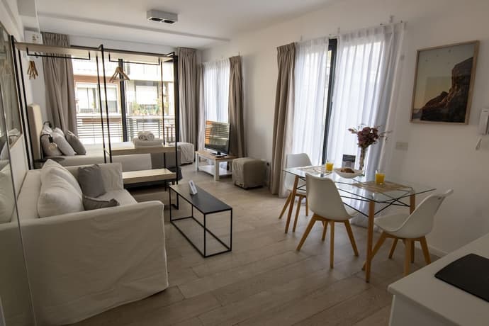 Babel Alto, Primary image