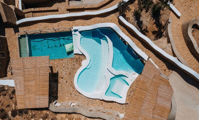 Calilo, Primary image