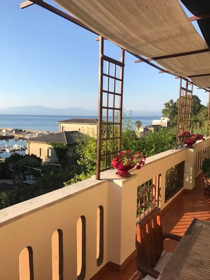 Villa delle Rondini, Primary image