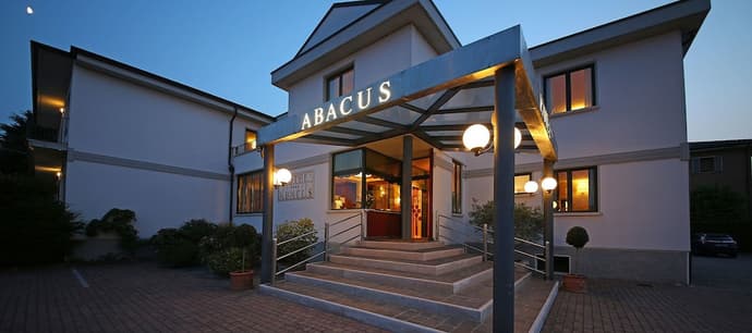 Hotel Abacus, Primary image