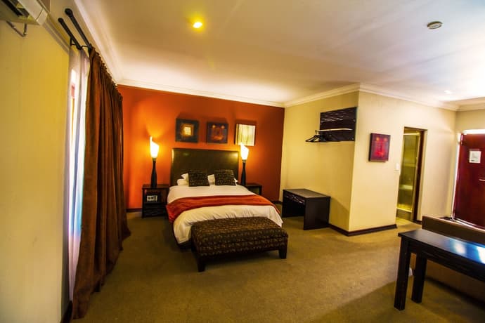 Coyotes Hotel and Conference Centre, Primary image