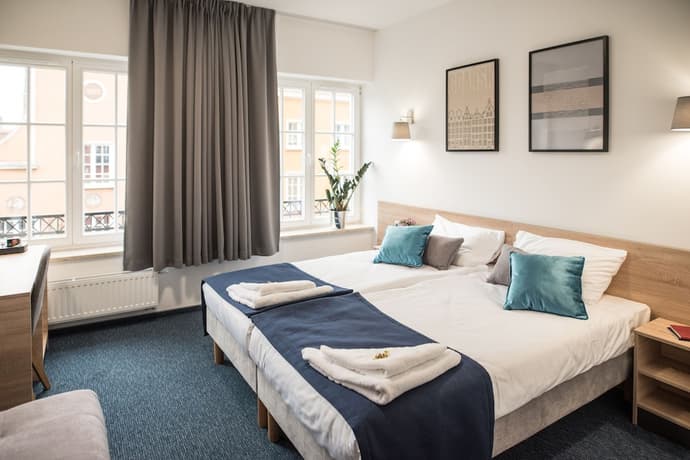 Fama Residence, Primary image