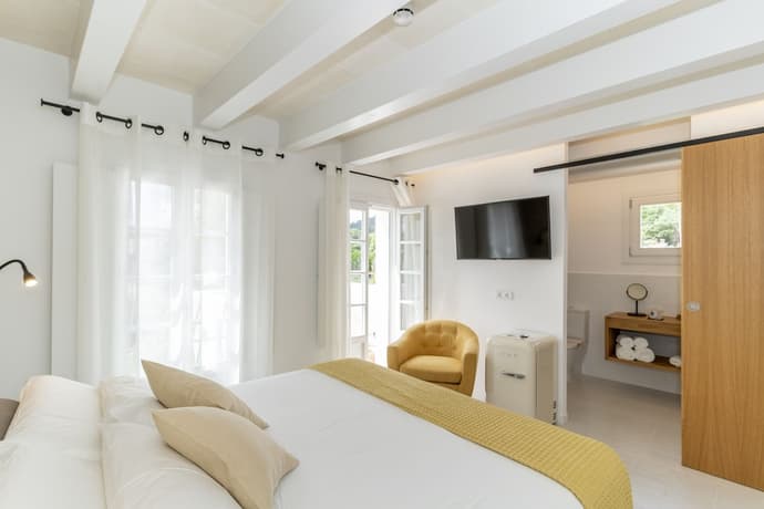 Hotel m - 27, Primary image