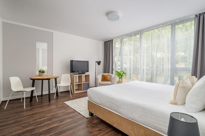 Vagabond Downtown, Primary image