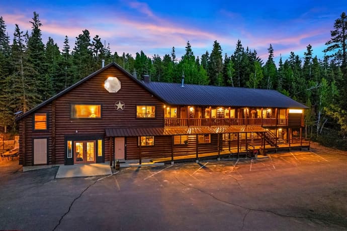 Duck Creek Village Inn, Primary image