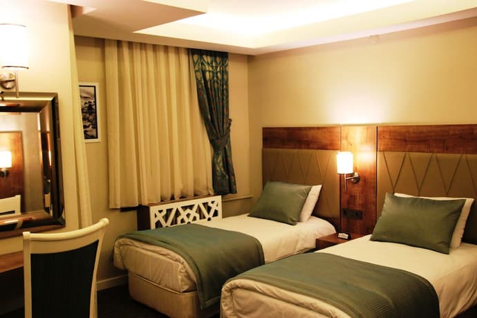 Guleryuz Otel, Primary image