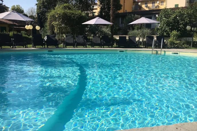 Villa Royal, Primary image