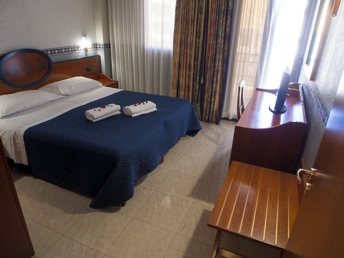 Hotel Kroma, Primary image