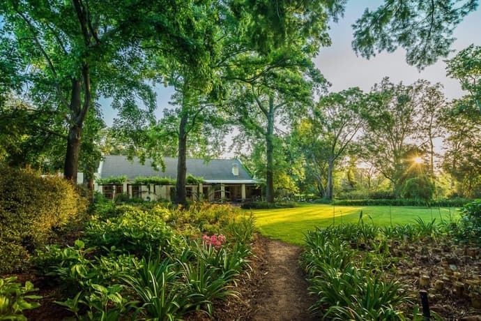 Languedoc Farm, Primary image