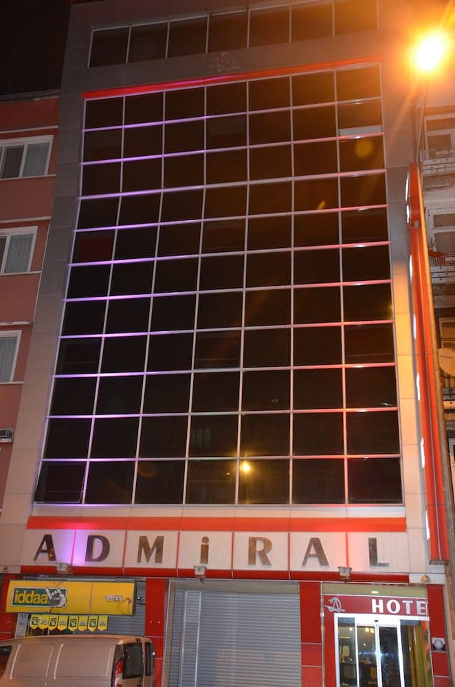 Admiral Hotel, 