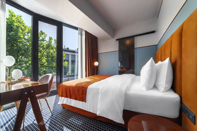 Hotel Zemeli, Primary image