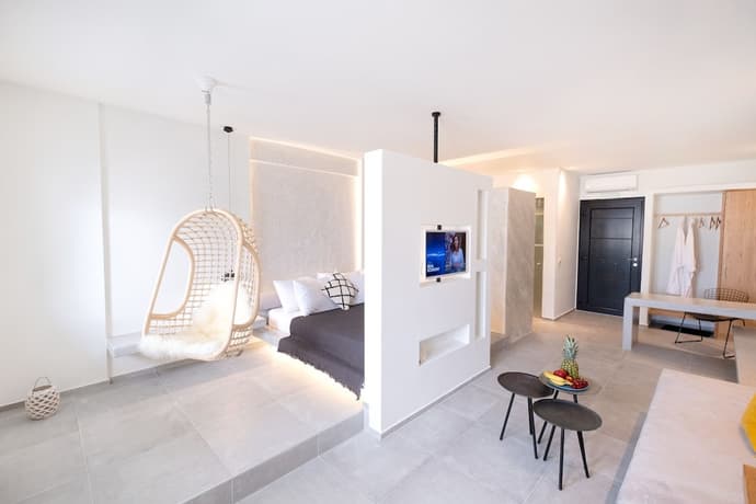 George & Joanna Suites, Primary image