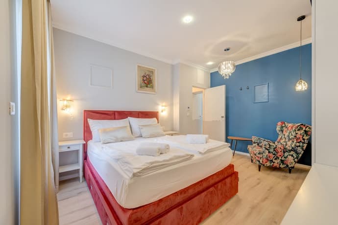 Piano Suites, Primary image