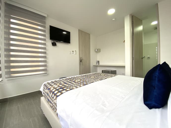 Seven Inn Hotel, Primary image